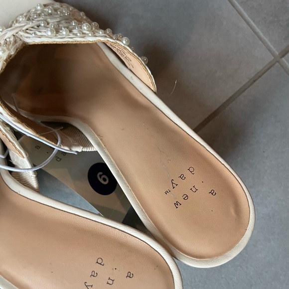 A New Day Tia Cream Pearl Mule Heels with woven strap size 6 new with tags, box - Picture 10 of 13
